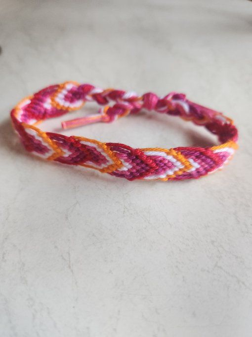 bracelet plume de paon drapeau lesbien