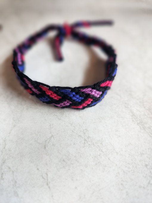 bracelet tressé tresse bordée drapeau bi