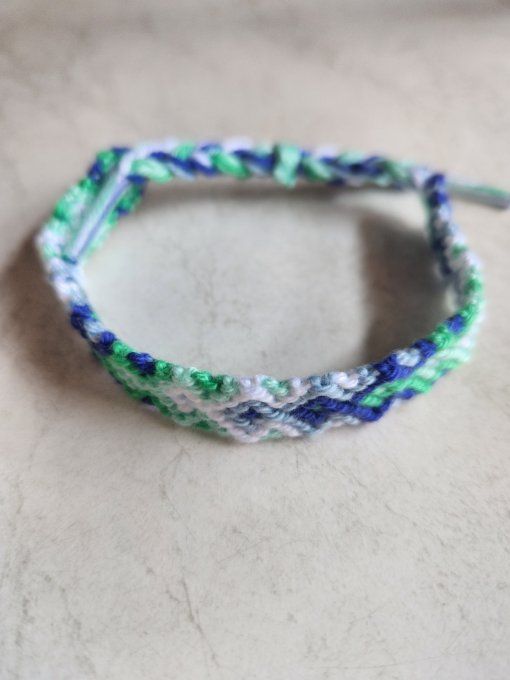 bracelet tressé mosaique drapeau gay
