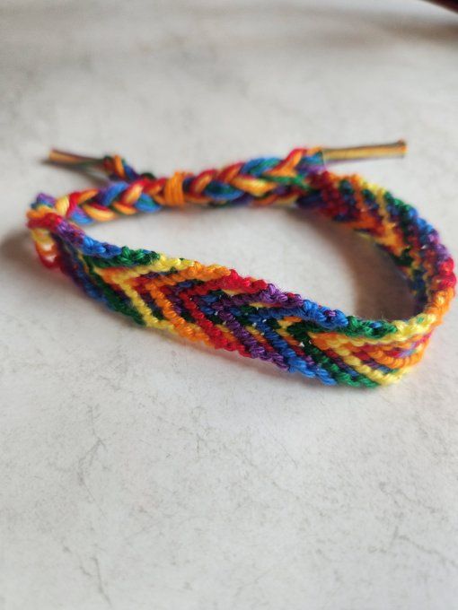 bracelet fishbones arrêt de poisson arc en ciel